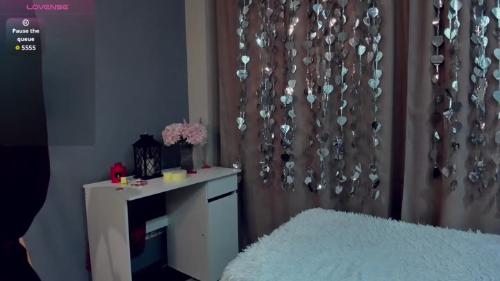 Webcam Model GoldenLenarz Videos