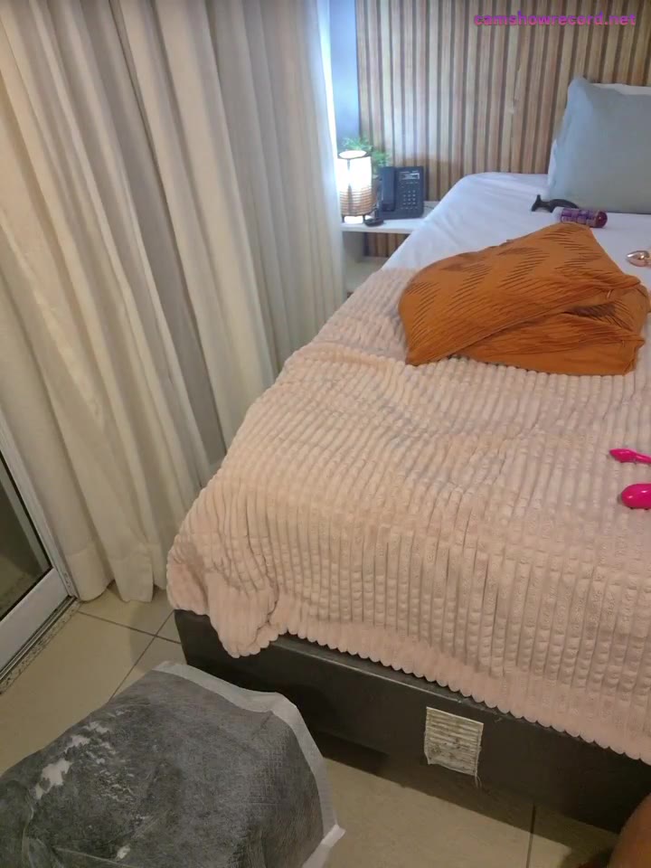Webcam Model Paulette-squirt Videos