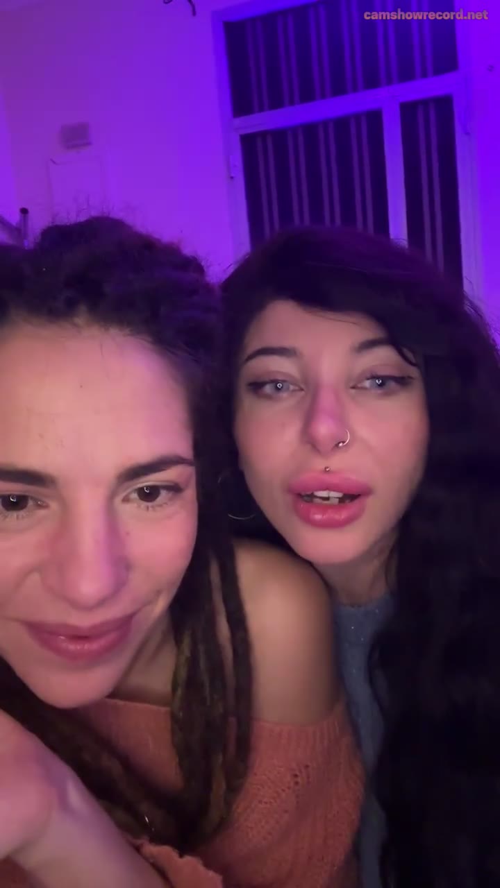 Webcam Model aishaox Videos