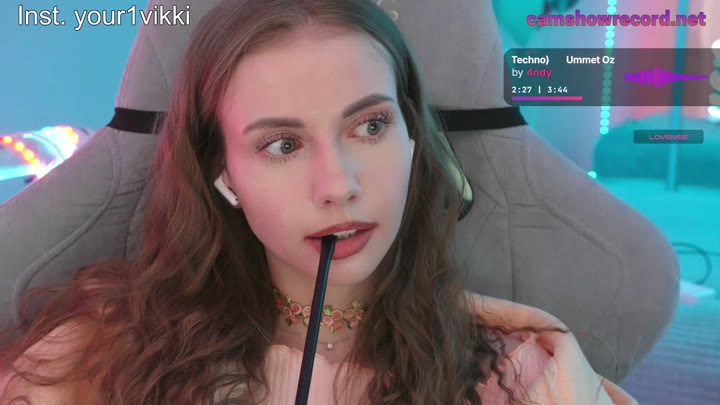 -VikkiL0vesCheese-